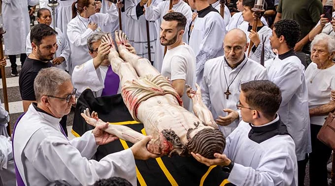 Catedral celebra a Paixão do Senhor com reflexão sobre o amor levado até o fim