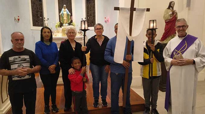 Via Sacra percorre comunidades da paróquia durante o mês de março
